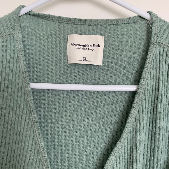 A&F green wrap top - Picture 2 of 2